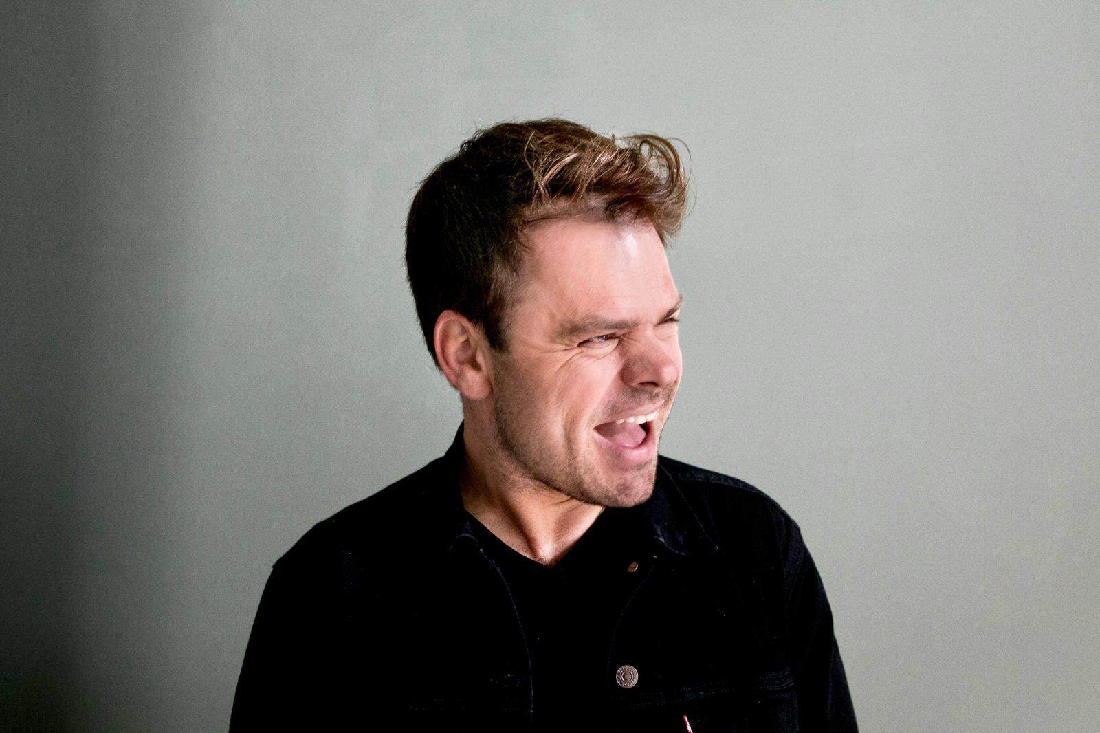 Roel van Velzen boeken bij Artist Bookings
